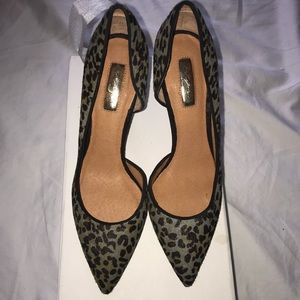 Leopard calf hair pumps
